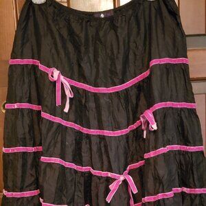 Ladies Morbid tiered skirt size M; black w/pink trim; gently pre-owned; handwash